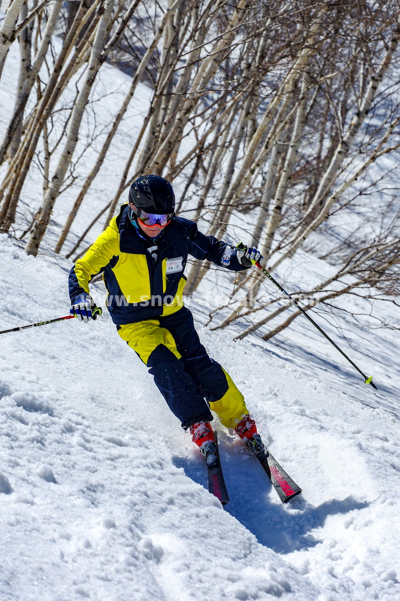 札幌国際スキー場 Mt.石井スポーツ ISHII SKI ACADEMY 校長・斉藤人之さんによる『斉藤塾』開講。本日のテーマは、「春雪！コブからスキーのたわみを楽しむ！！」(^^)v